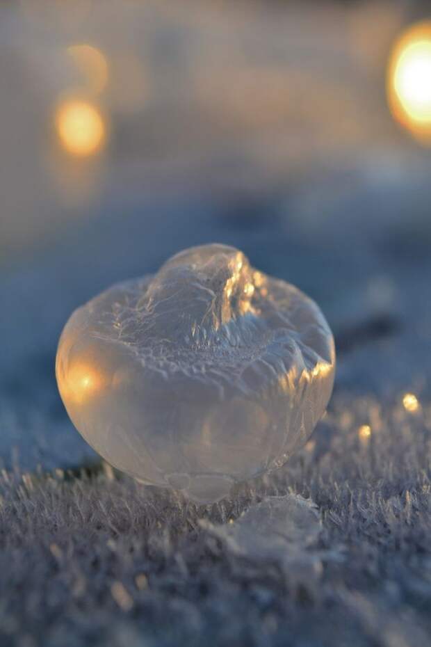 angelakelly04 Хрустальные шары: Девушка фотографирует мыльные пузыри в мороз
