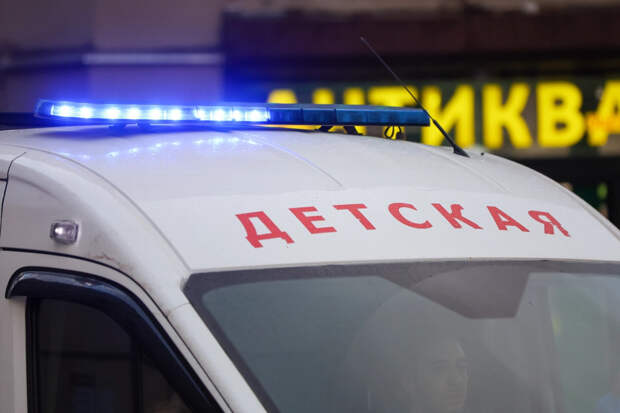 В Якутии двум детям сломали ноги во время массажа