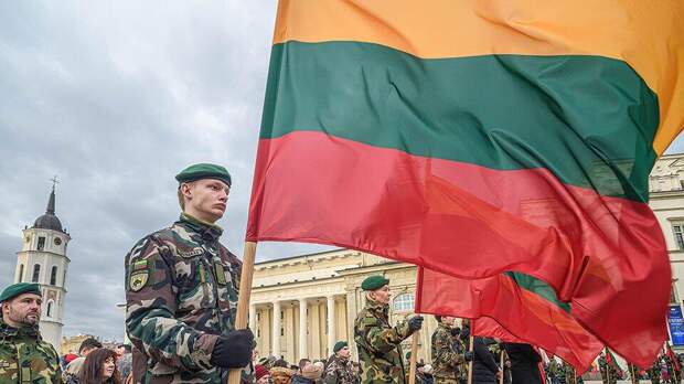 Президент Литвы Науседа заявил о подготовке к "всеобщей обороне"