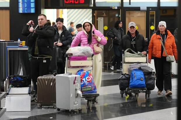 Минтранс: в РФ из стран Ближнего Востока с начала недели прибыли 28,6 тыс. человек