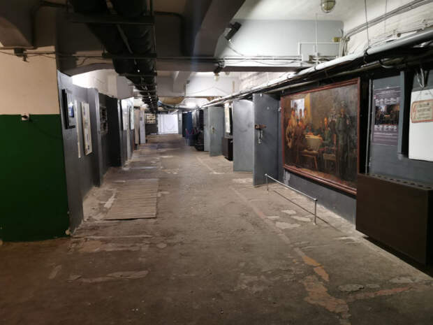 Отсюда война покатилась на запад