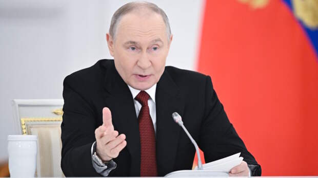 Россия изменит парадигму образования и подготовки кадров на фоне развития ИИ: о чем говорил Путин на заседании Госсовета