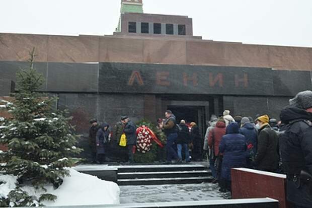 Полиция арестовала нетрезвого москвича: Пытался проникнуть в мавзолей Ленина