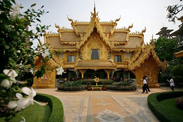 Храм Wat Rong Khun