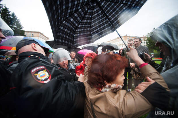 Полтора рудокопа, и тех задержали: про несанкционированную акцию Навального в Екатеринбурге