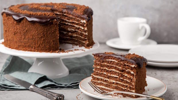 Делаю медовик всего за 30 минут: домашние просят готовить его каждый день