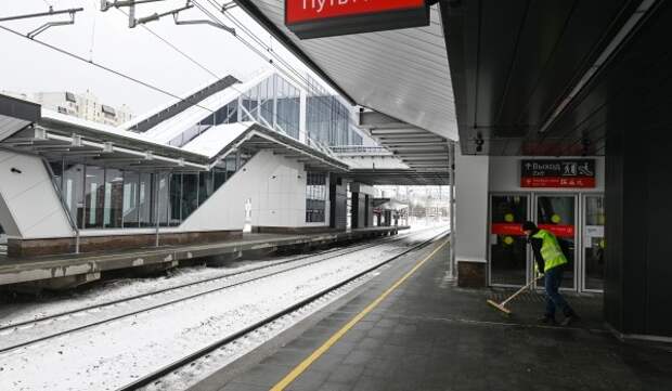 Свыше 100 тыс. куб. м снега убрали на МЖД за минувшие сутки