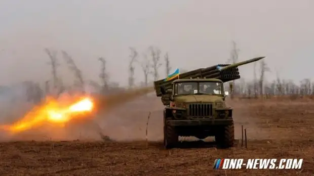 Украинские войска обстреляли Ясиноватую из "Градов"