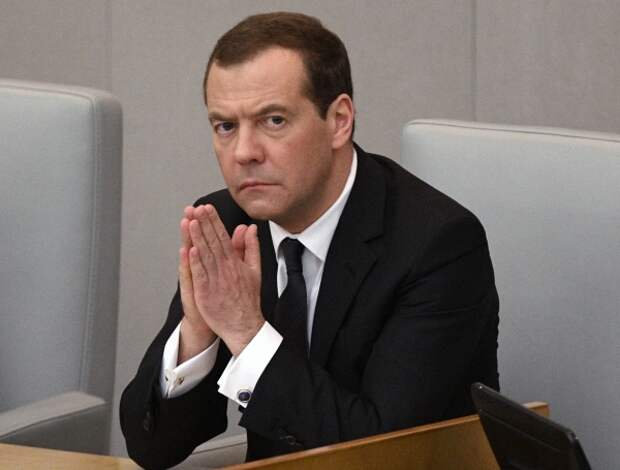 Подорожание бензина уронило рейтинг правительства России Подорожание бензина уронило рейтинг правительства России