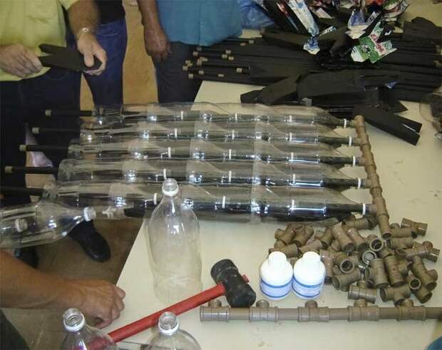 Солнечный водонагреватель из пластиковых бутылок и труб своими руками