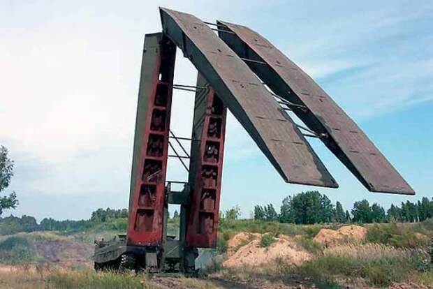 Необычная военная машина, которая выполняет важную функцию