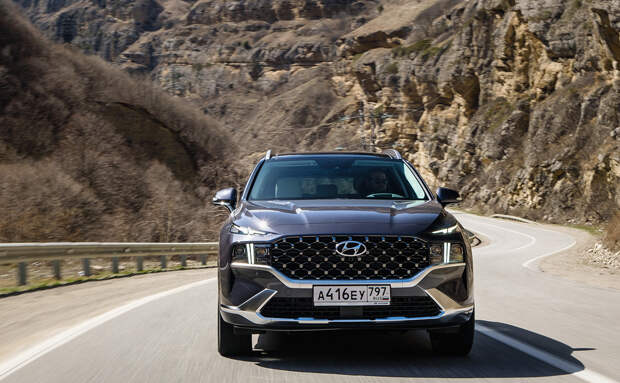 Проехал на Hyundai Santa Fe 2021 года: машину не узнать! Рассказываю, что изменилось