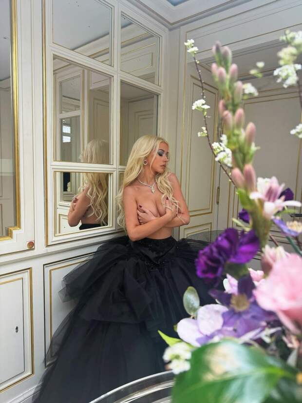 Феноменально похудевшая Кристина Агилера обнажилась для фото