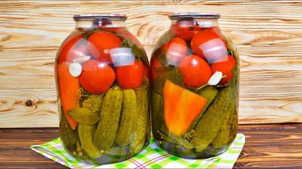Маринованные огурцы и помидоры «Ассорти» с овощами: простые ...