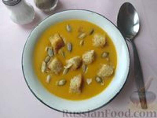 Фото к рецепту: Тыквенно-картофельный суп-пюре с имбирём