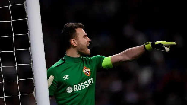 Акинфеев считает, что ЦСКА необходим опытный футболист в центре поля