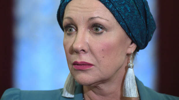 «Это боль, которая не пройдет никогда»: Елена Яковлева о смерти родителей