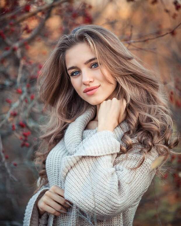 Симпатичные девушки.