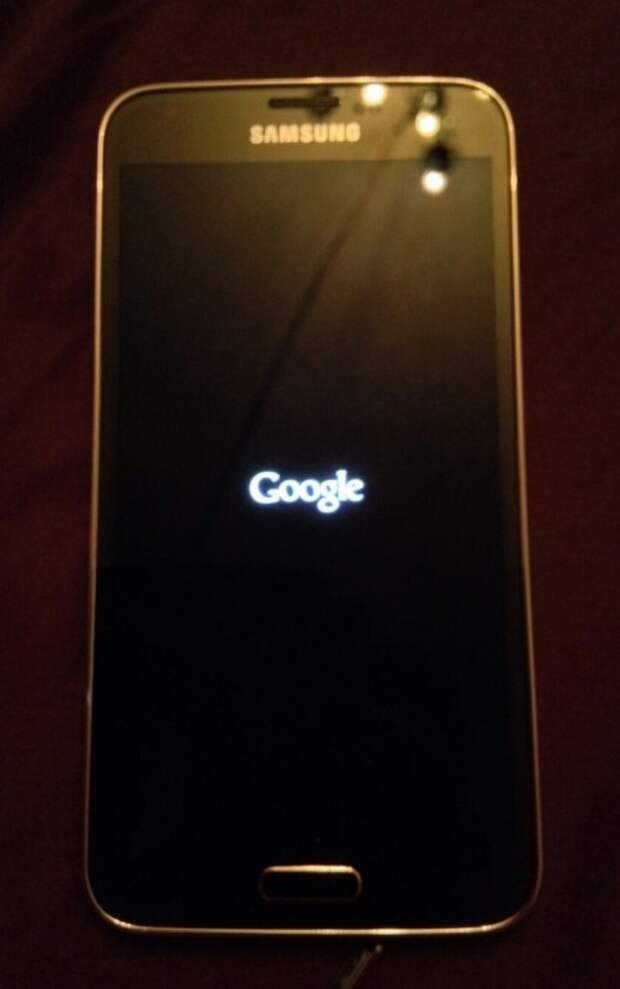 Фото Samsung Galaxy F (S5 Prime) и Galaxy S5 Google Play Edition