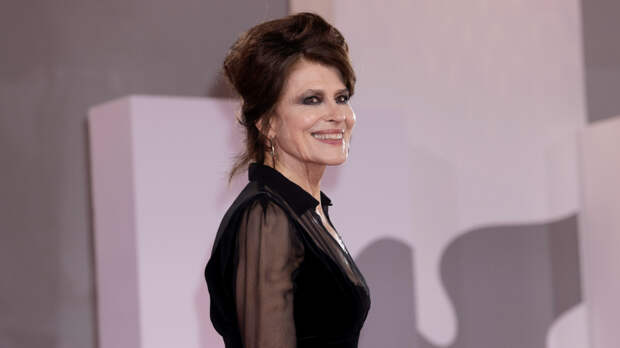 Актрису Фанни Ардан допрашивали пять часов на родине из-за любви к России