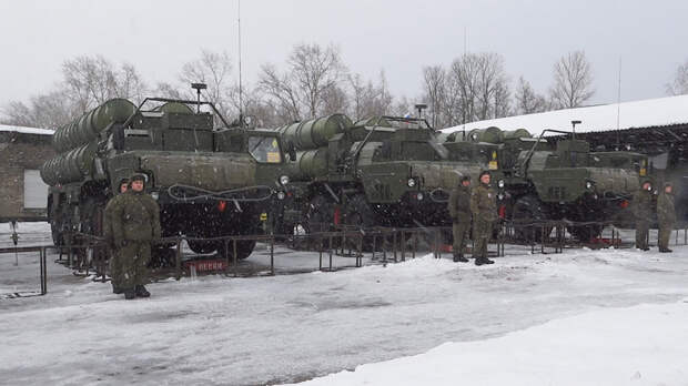 В Белоруссию отправили два дивизиона С-400 с Дальнего Востока