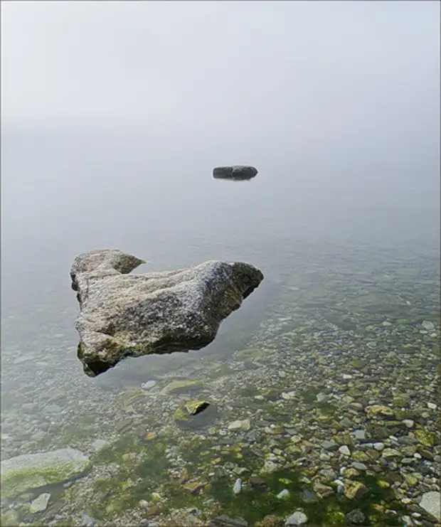 Вода уходит а камни остаются. Туманный Байкал. Ольхон туман. Камень уходи.