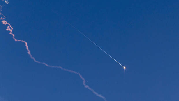 КСИР заявил, что утром нанёс массированный удар по авиабазе США в ОАЭ