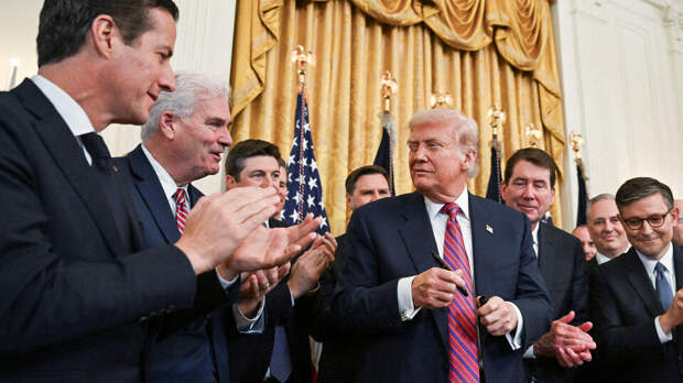 Сторонники Трампа собрали почти $300 млн перед выборами в конгресс