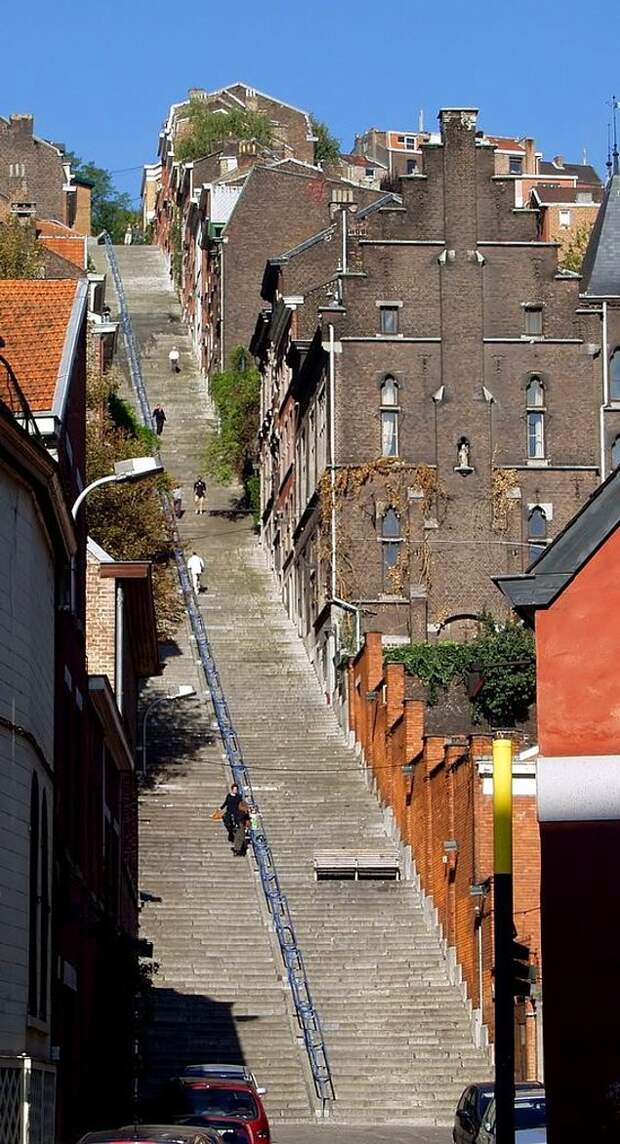 Улица-лестница Montagne de Bueren. Льеже, Бельгия.