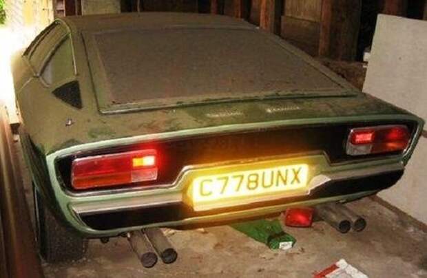 Еще один заброшенный гараж (16 фото)