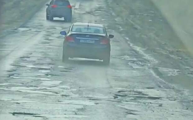 "Заплатка на заплатке": водители жалуются на дорогу из Касимова в Рязань