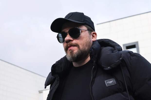 Сергей Бурунов, Гарик Харламов и Ирина Темичева простились с Романом Поповым Сергей Бурунов, Гарик Харламов и Ирина Темичева простились с Романом Поповым