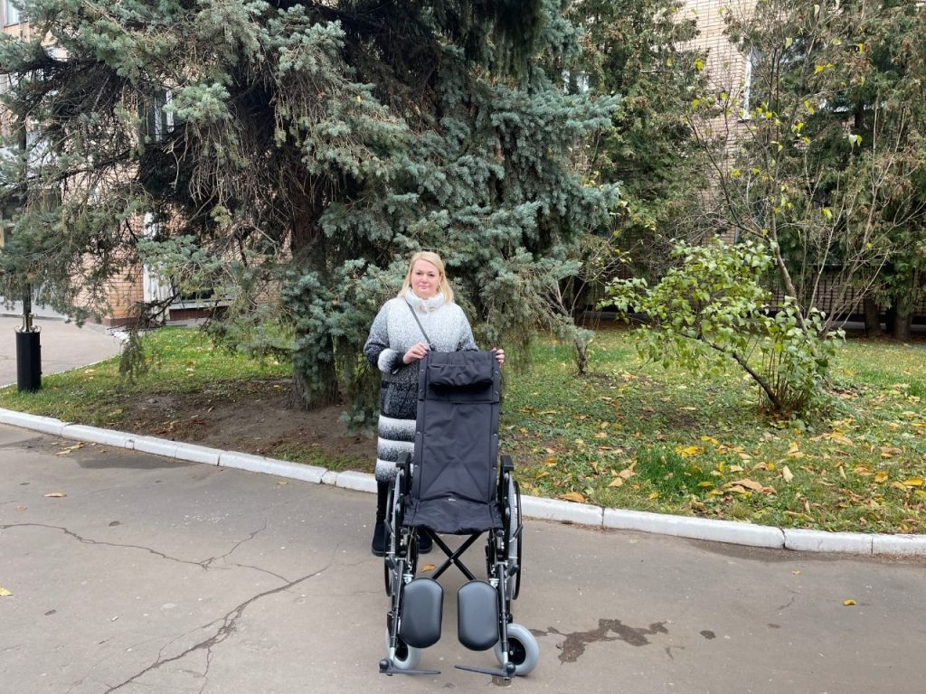 Организация подарила инвалидные коляски / Фото предоставлено Валерием Дьяченко
