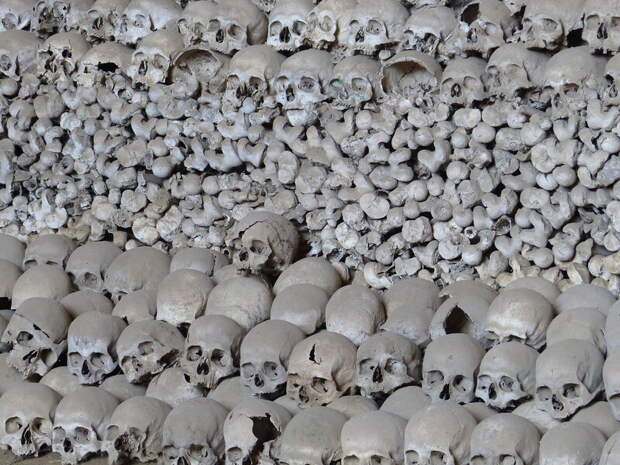 Кладбище Фонтанелле (Cimitero delle Fontanelle)