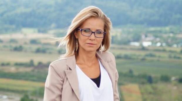 Эта женщина 28 лет притворялась слепой, чтобы ни с кем не здороваться Эта женщина 28 лет притворялась слепой, чтобы ни с кем не здороваться