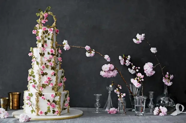 Сладкие шедевры: балерина-кондитер создает роскошные торты