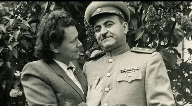 Чета Мжаванадзе, правившая Грузией с 1953 по 1972 год. Фрагмент снимка. Фотоархив Парламентской библиотеки Грузии