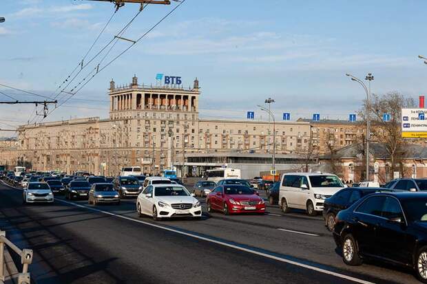 ВТБ разместит 29 октября однодневные бонды серии КС-4-127 на 50 млрд руб. по цене 99,9424% от номинала