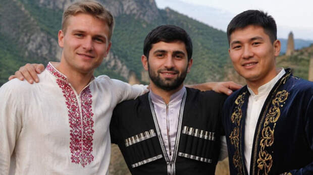 Табачок врозь: россияне, кавказцы и азиаты все больше отдаляются друг от друга