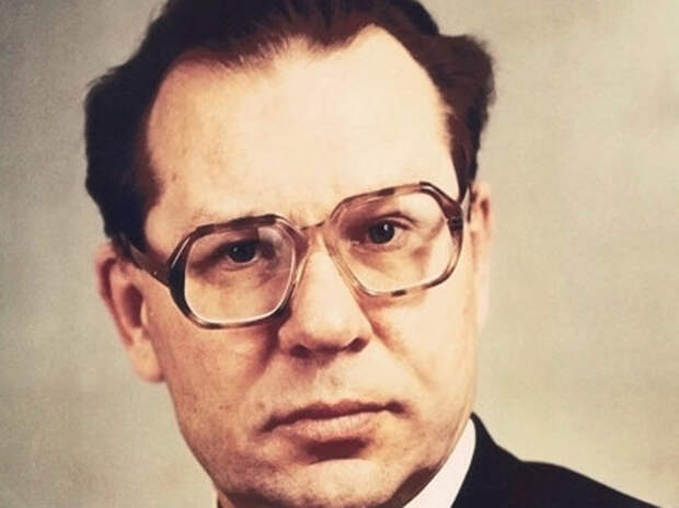 Как убивали академика Легасова, который провел собственное расследование Чернобыльской катастрофы Как убивали академика Легасова, который провел собственное расследование Чернобыльской катастрофы