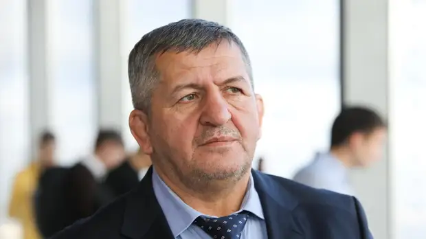 Двоюродный брат Нурмагомедова рассказал о состоянии отца российского чемпиона UFC