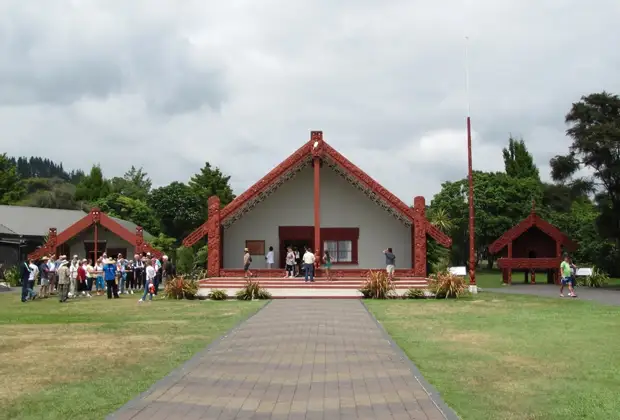 Роторуа — новозеландская Долина гейзеров в миниатюре