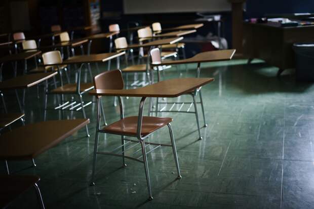 Мужчина игриво шлепнул жену на глазах у пятилетнего ребенка и пожалел об этом