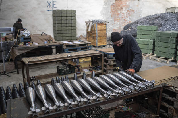 Mundo сообщила о сети секретных заводов украинского министра Камышина