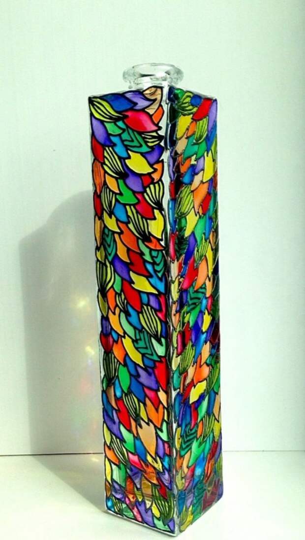 Преображение стеклянной вазы с помощью витражных красок