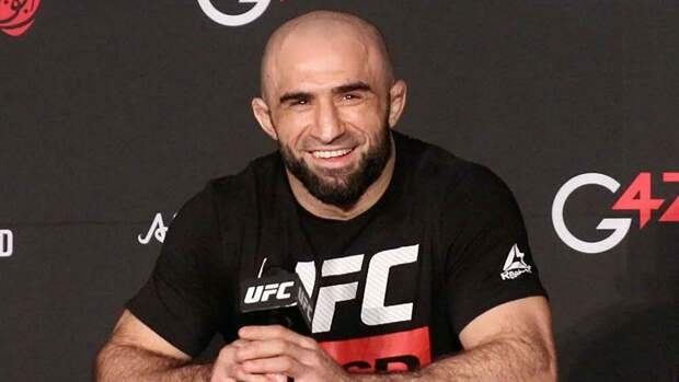 Россиянин Ахмедов проиграл Таваресу на UFC 264 