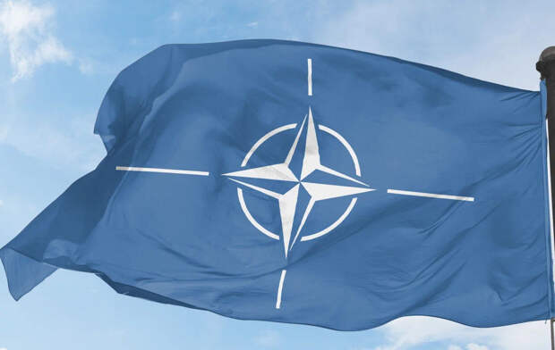Столтенберг: НАТО не собирается наращивать количество ядерного оружия