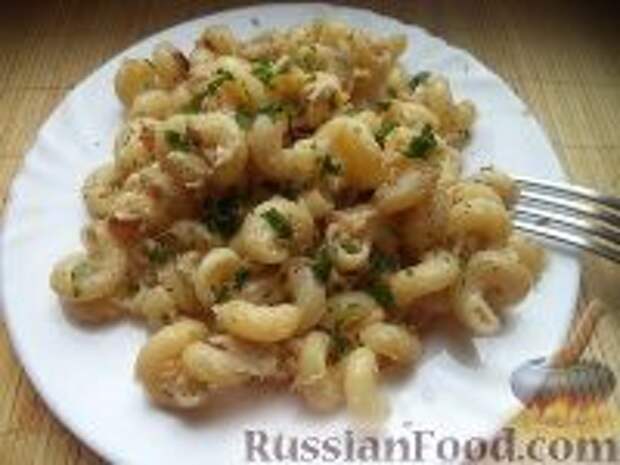 Фото к рецепту: Макароны по-флотски с курицей и сыром