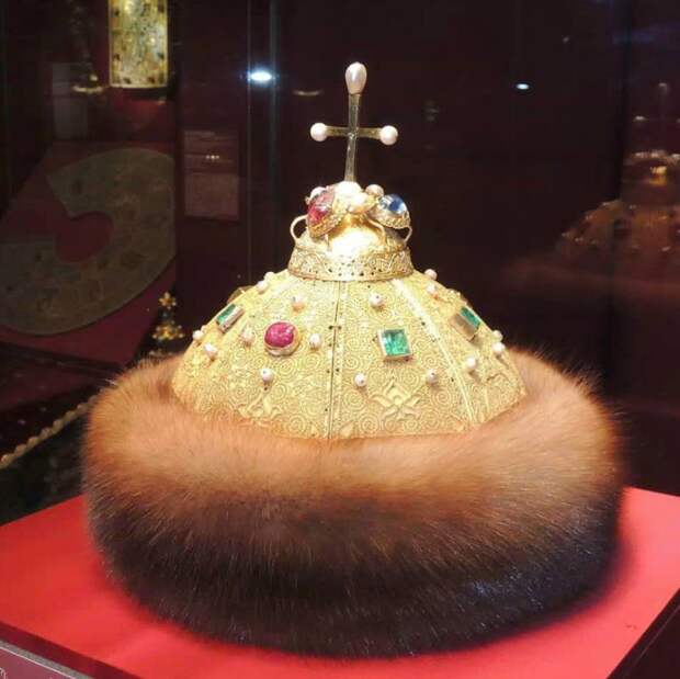 Венчание на царство Ивана Грозного. О вкладе семьи Марии Темрюковны в признание царского титула