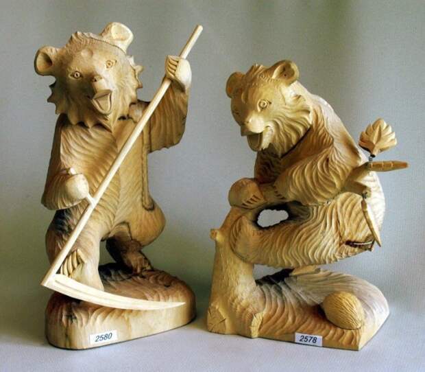 Медведи очень часто использовались в качестве героев богородскими мастерами. /Фото:perunica.ru